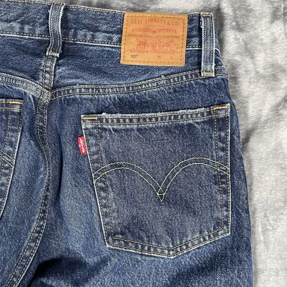 Levi's 501 Jeans Womens W25 L30 Blue Medium Wash Straight Button Fly Classic - Picture 12 of 14